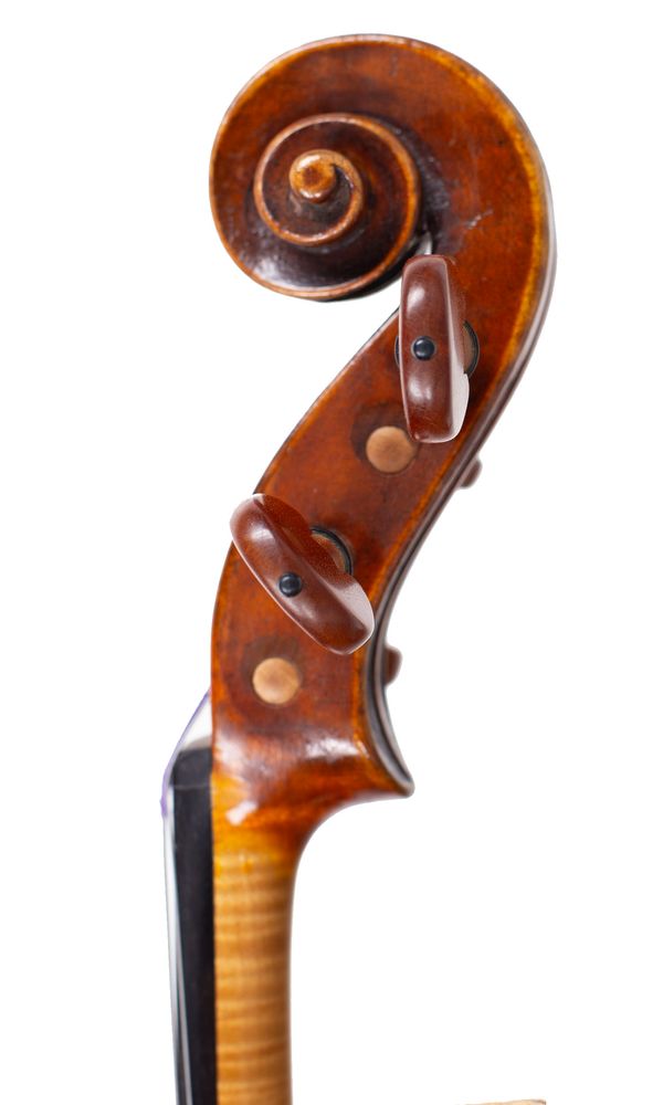 A viola, circa 1800 - scroll