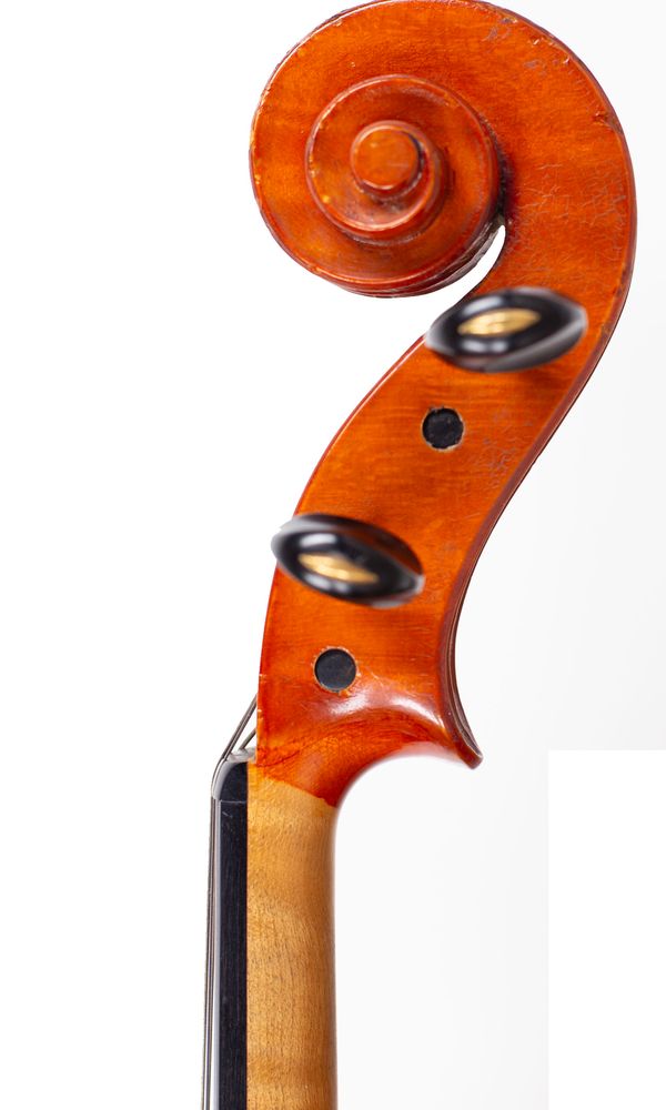 A viola by Ernesto Vaia, Cremona, 1984 - scroll