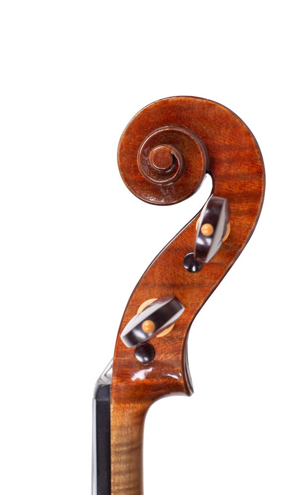 A violin by Antonio Donato, Islip, New York, 2020 - scroll