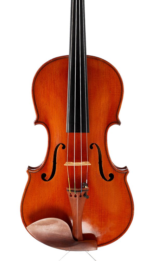 A violin, labelled Je Jia Ja...