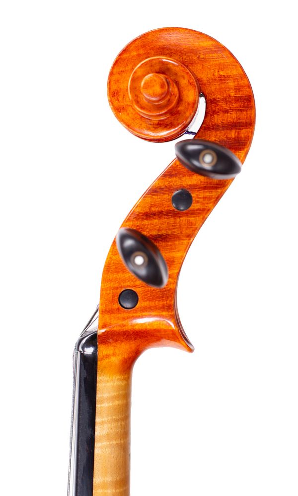 A viola by Harold Lester Styles, Bath, 1977 - scroll