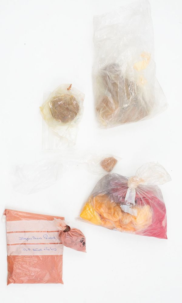 A large quantity of colouring agents and resins including: