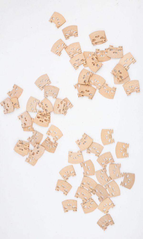 One-hundred violin bridges (41.5mm)