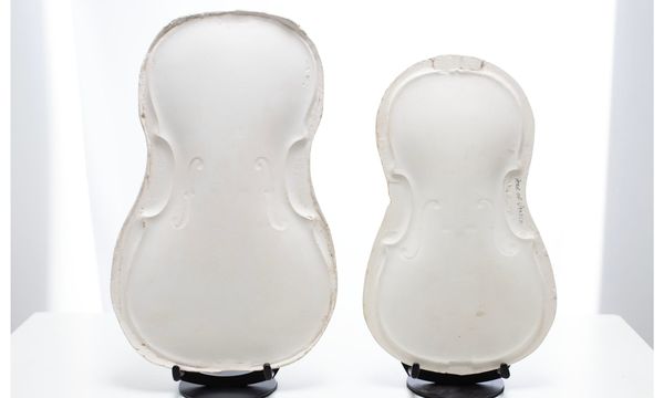 Three violin and three viola plaster casts - Photo 2