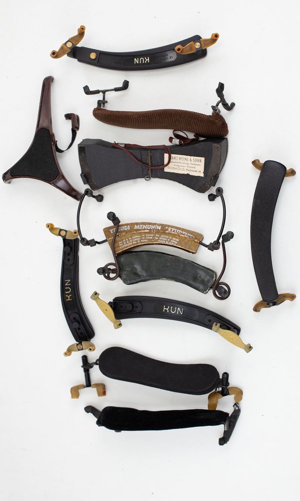 A small quantity of shoulder rest, various sizes