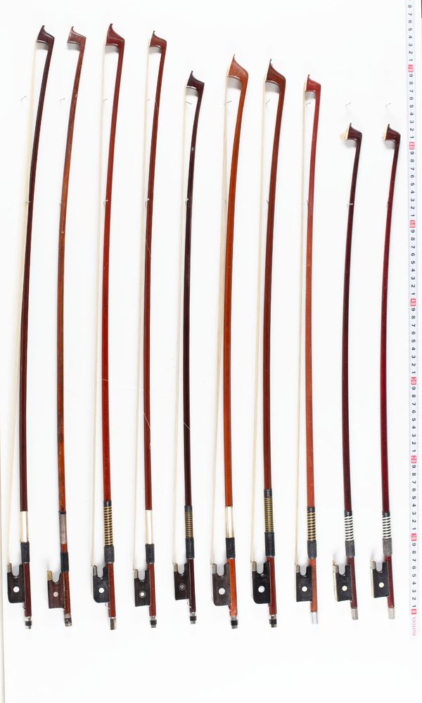 A bundle of twenty one bows, varying sizes