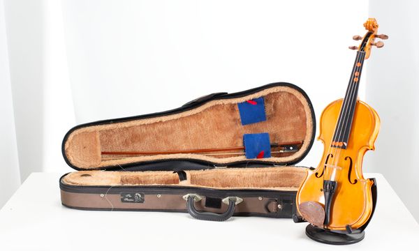 A small-sized violin, labelled The stentor student 1