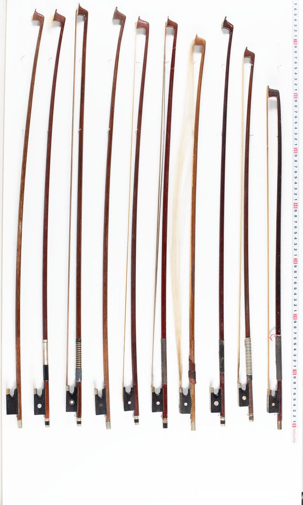 A bundle of fourteen bows, varying sizes