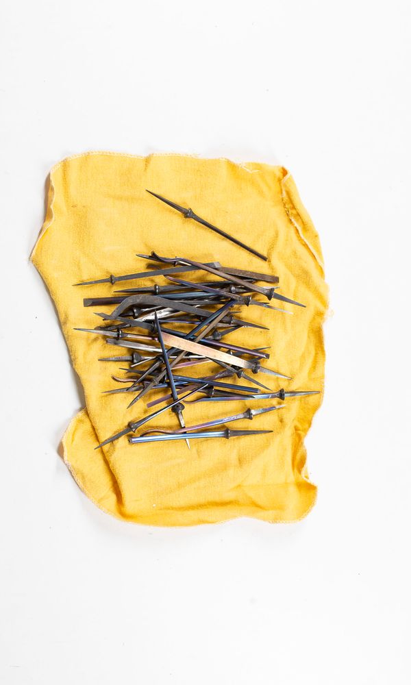Thirty two chisels / gouges without handles