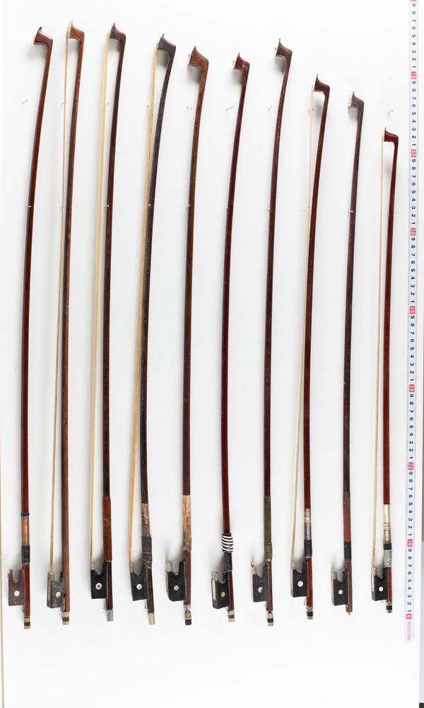 A bundle of twenty-eight bows, varying sizes