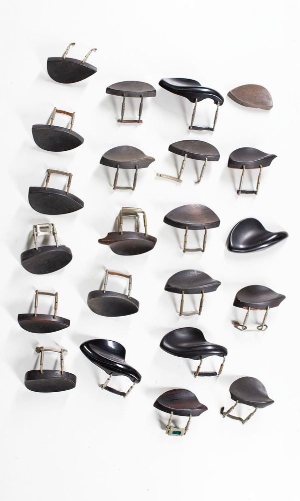 A bundle of chinrests, varying sizes