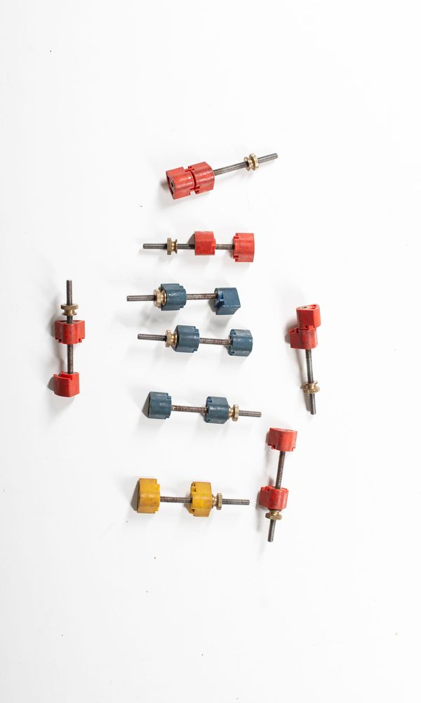 A bundle of violin closing clamps