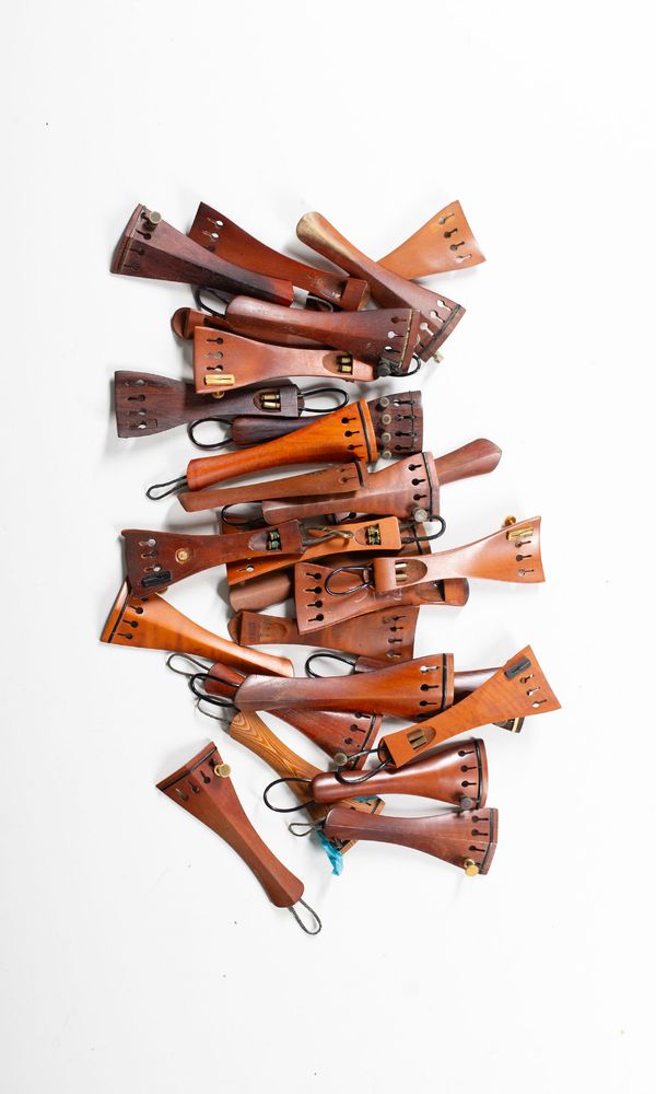 A bundle of violin taiplieces