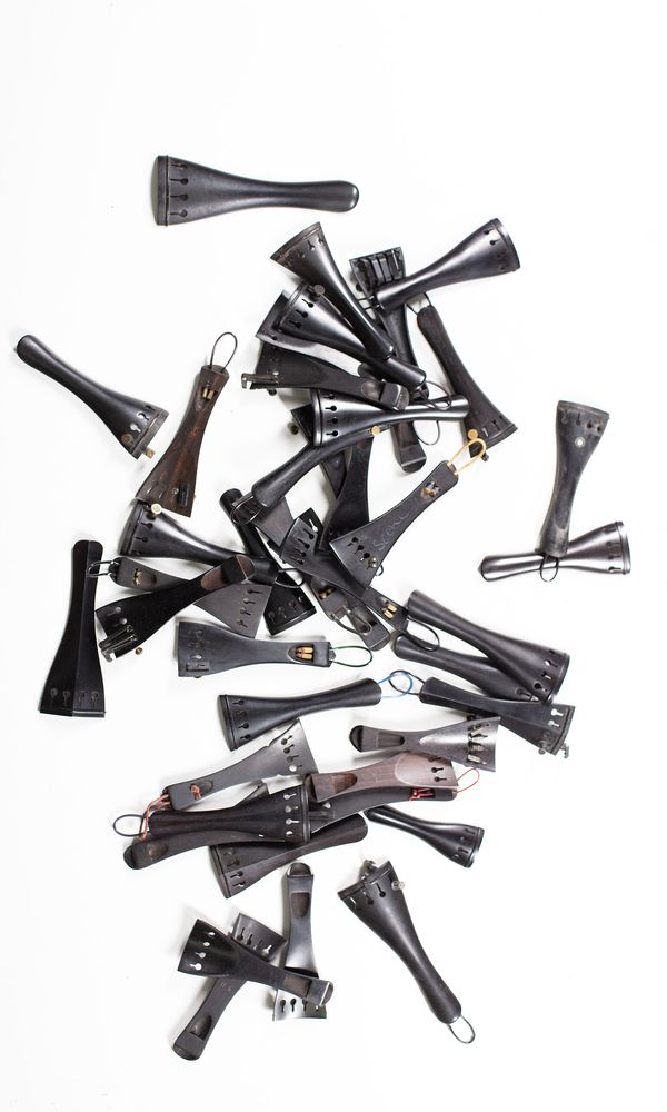 A bundle of violin taiplieces