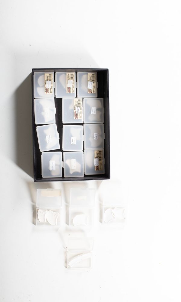 A bundle of corner plaster casts - Photo 2