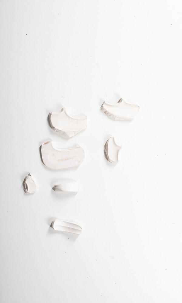 A bundle of corner plaster casts