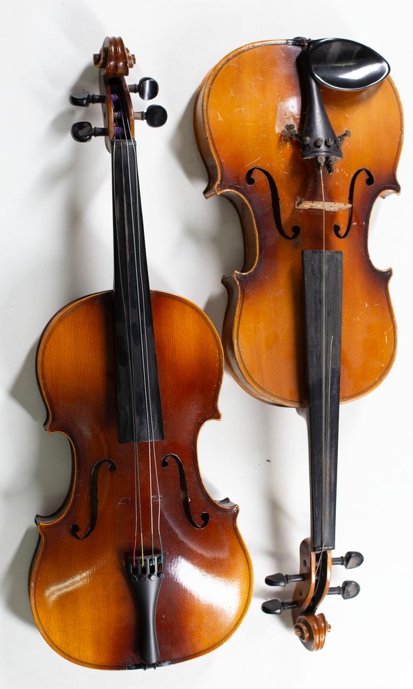 Two violas, labelled Antonius Stradivarius