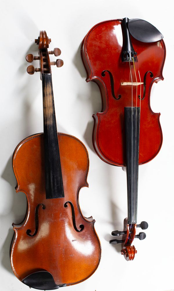 Two violas, labelled Antonius Stradiuarius and Cathedral