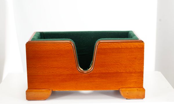 A cello stand box