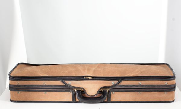 A violin case, branded Gordge - Photo 2