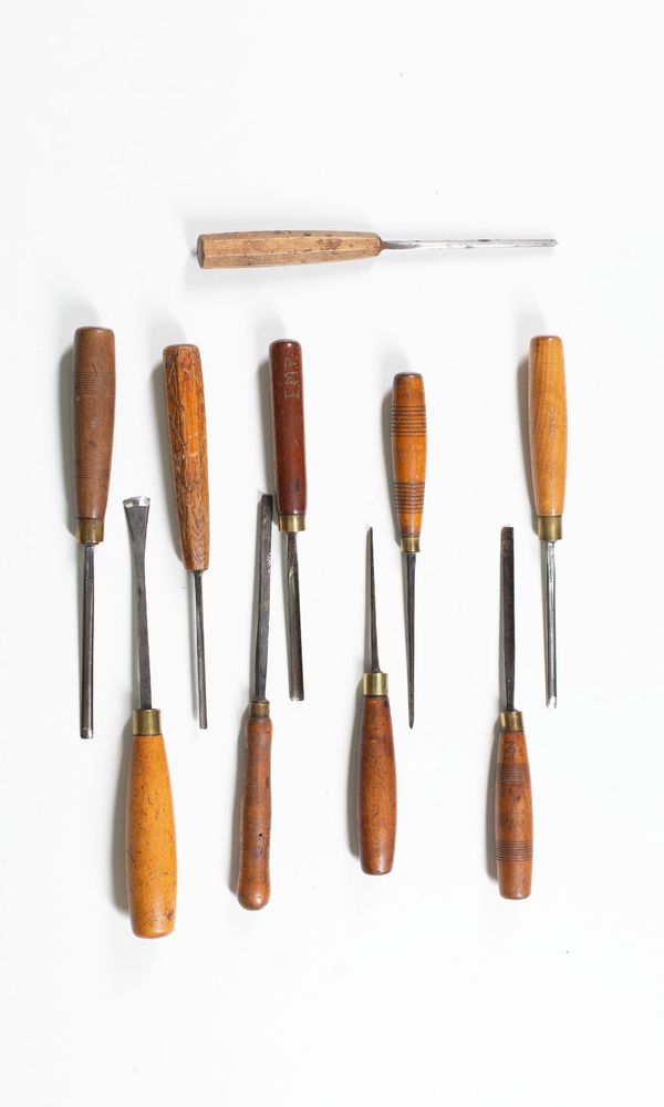 Ten chisels / gouges