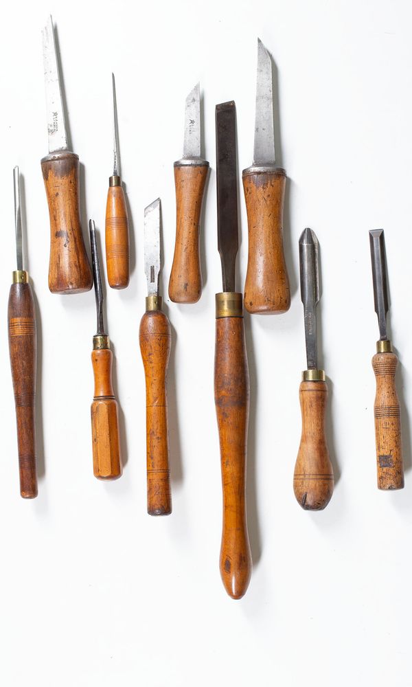 Ten chisels / gouges