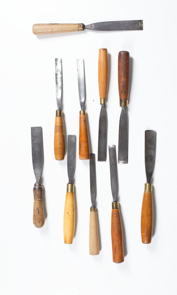 Ten chisels / gouges