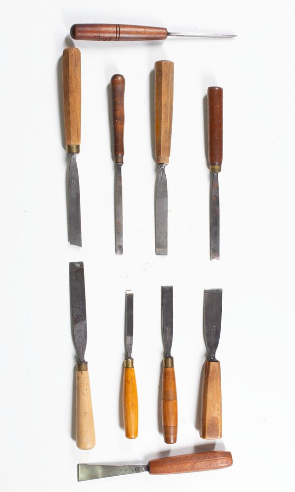 Ten chisels / gouges