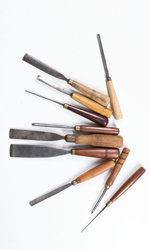 Ten chisels / gouges