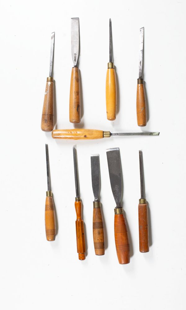 Ten chisels / gouges