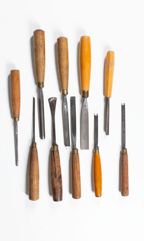 Ten chisels / gouges