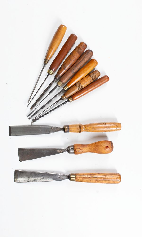 Ten chisels / gouges