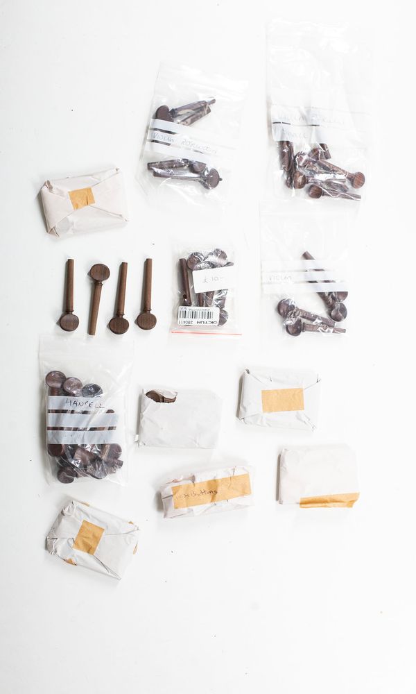 A bundle of violin pegs