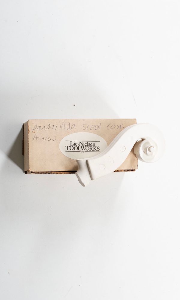 Two Stradivari scroll casts - Photo 3