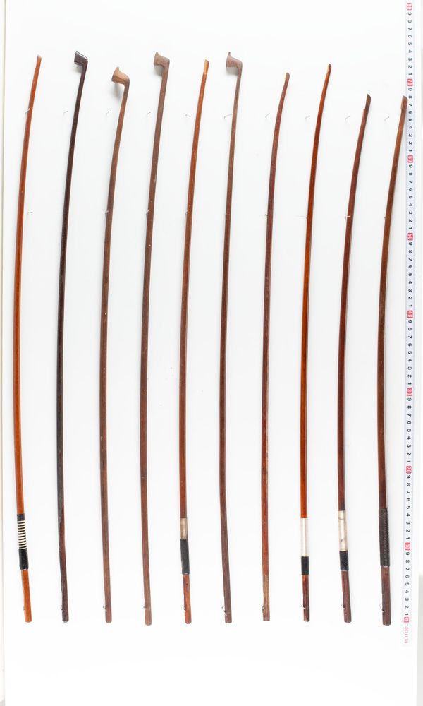 Fourteen bows, varying sizes