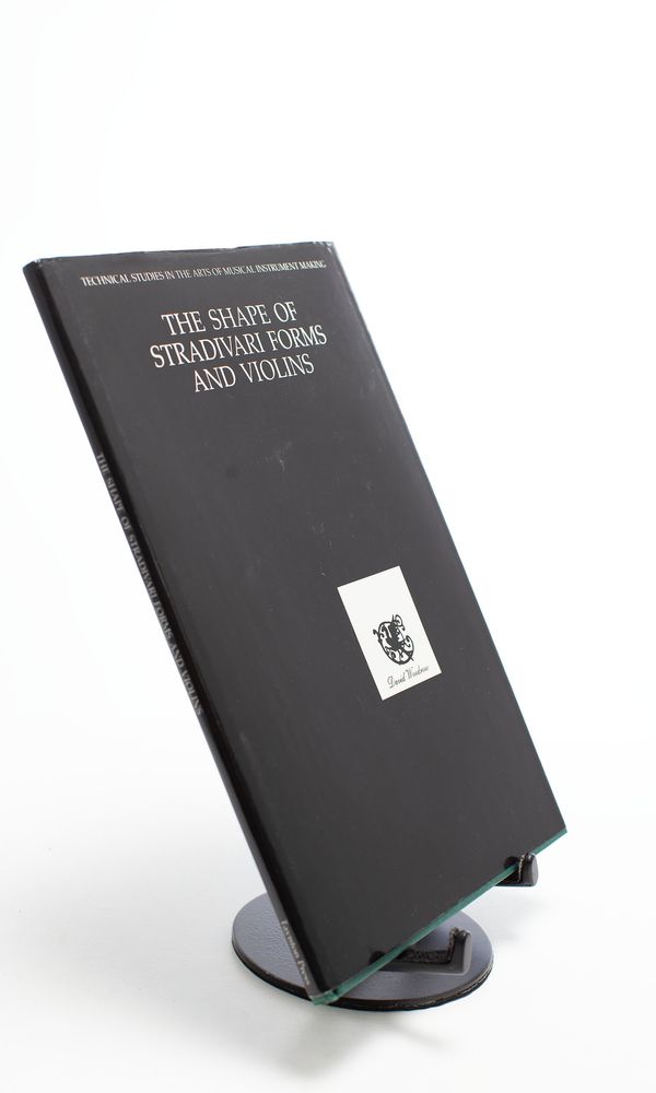 The Shape of Stradivari Forms and Violins