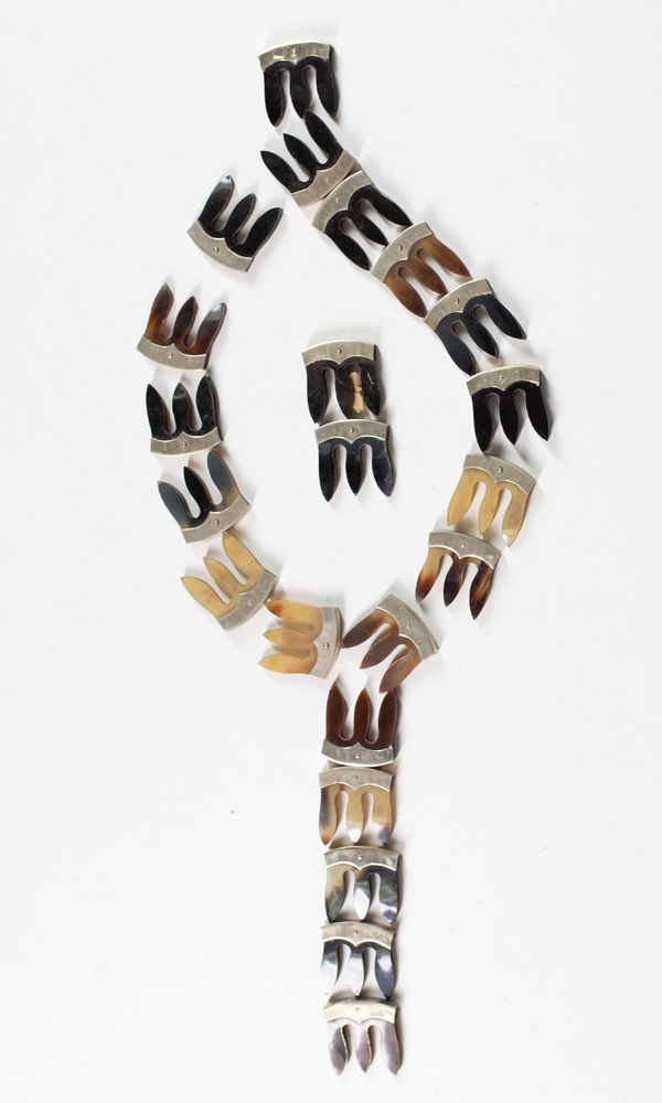 Twenty-two cello  mutes