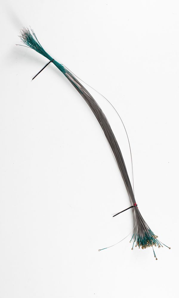 One-hundred and two violin G strings