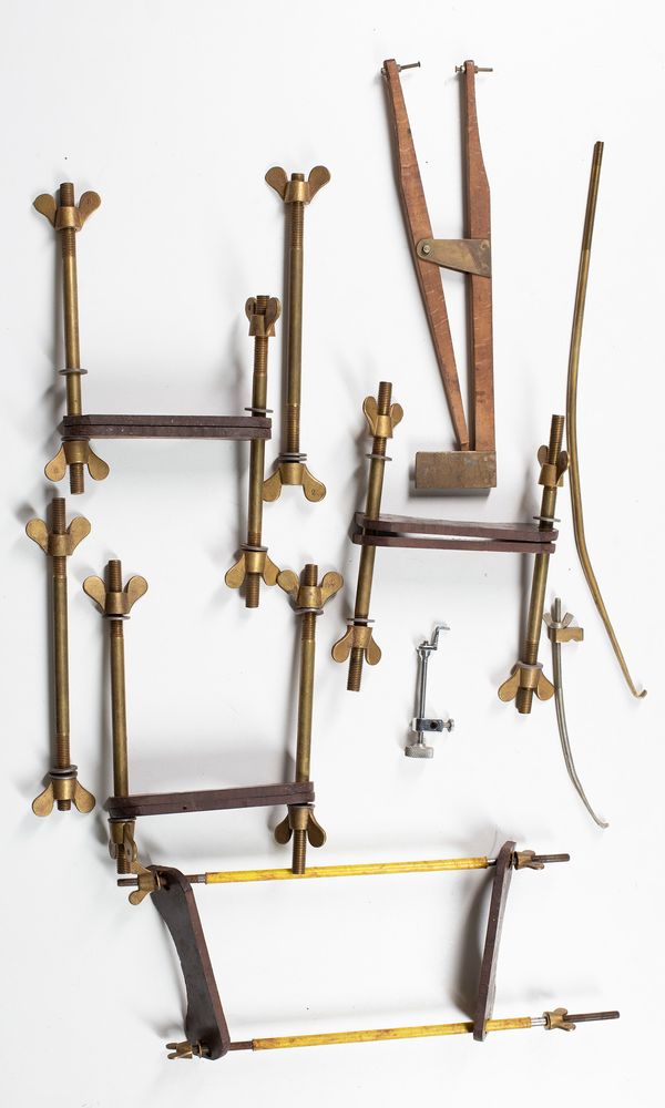 A large quantity of clamps