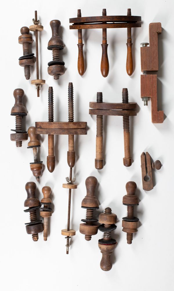 A large quantity of clamps