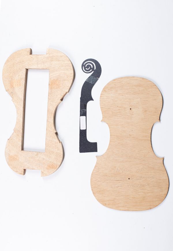 A box of violin forms and templates