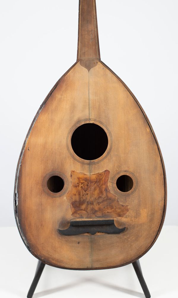 An oud / lute, unlabelled