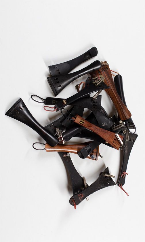 Eighteen violin tailpieces