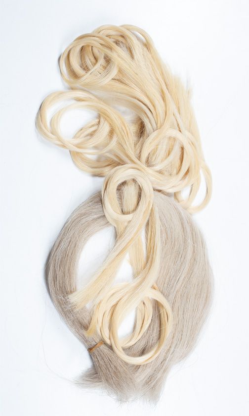 A large quantity of bow hair