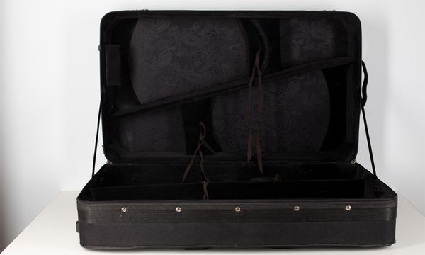 A quadruple violin case