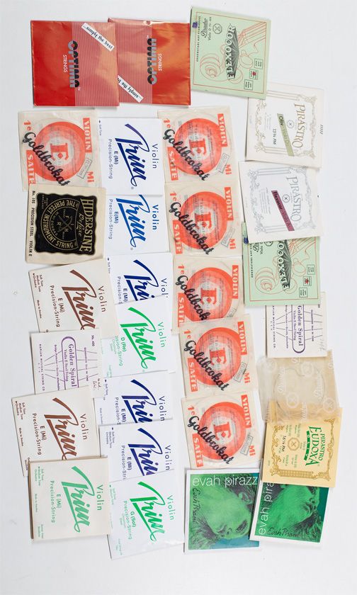A large quantity of various violin strings, various sizes