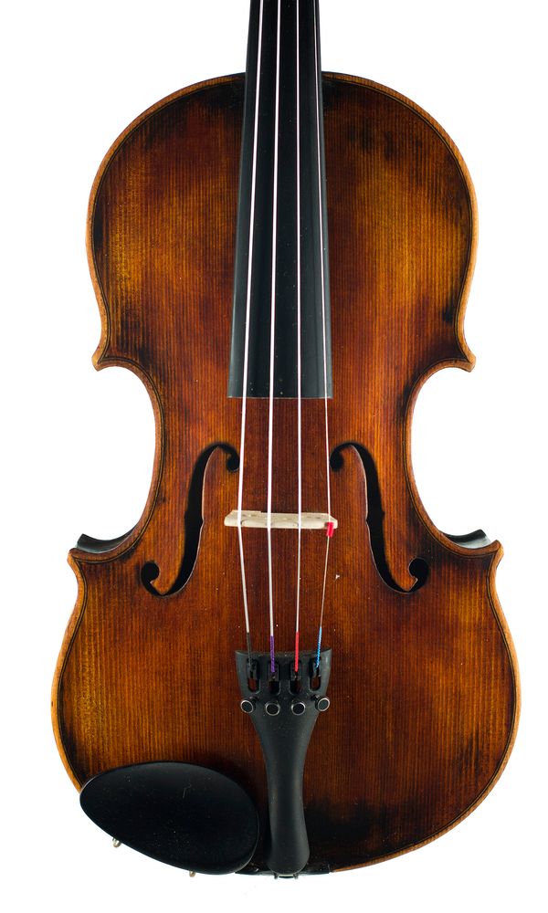 A violin, labelled Schönbach u Chebu
