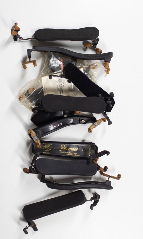 A mixed box of violin and viola shoulder rests