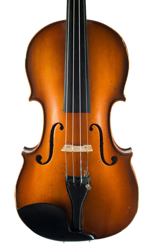 A violin, labelled Copie de Nicolaus Amatus Cremonen Hieronymi
