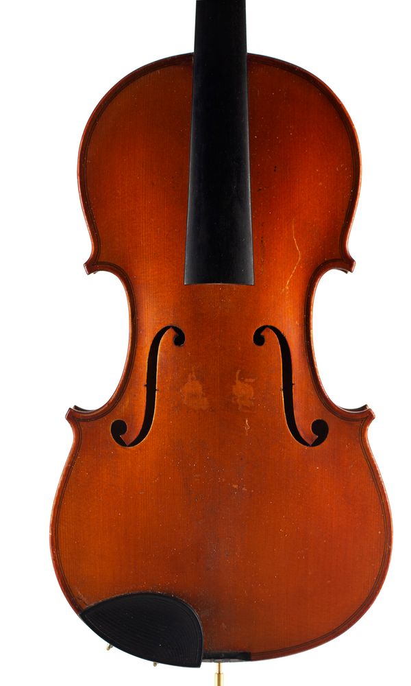 A violin, labelled El Tesoro